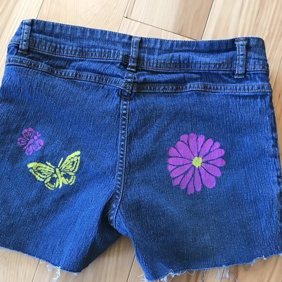 Painted Cutoffs, Junior Size 11: Upcycled Frayed Hippie Wild Child Jean Shorts - Picture 9 of 10